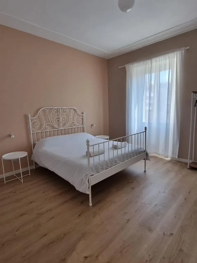 בית הארחה Three Rooms אלגהרו איטליה