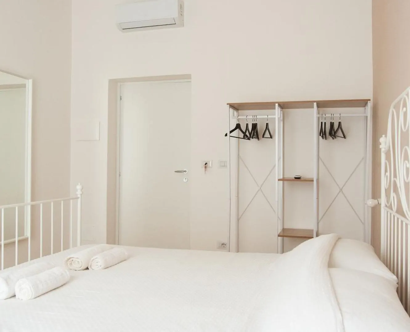 Three Rooms אלגהרו בית הארחה
