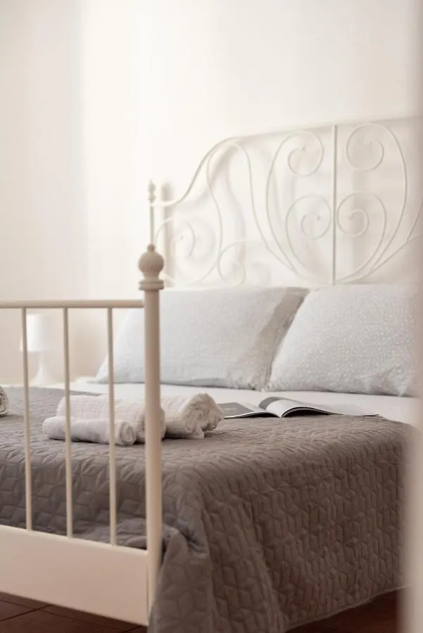 Three Rooms Alghero Affittacamere