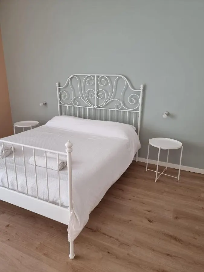 Three Rooms Alghero Italia